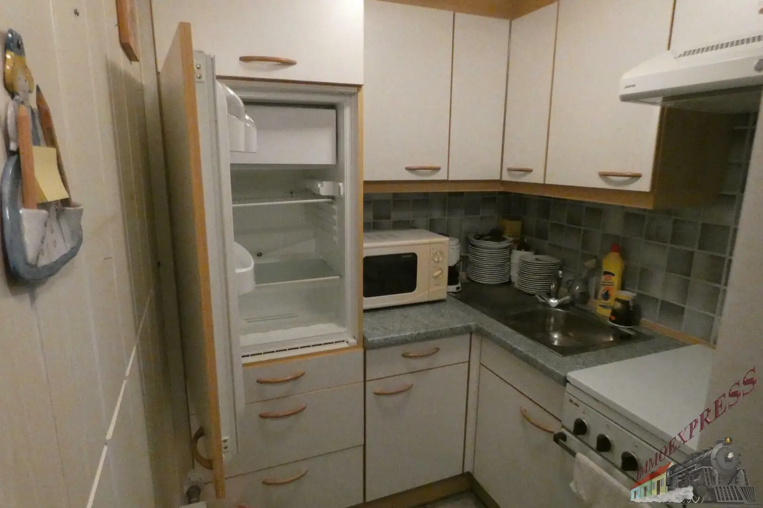 Wunderschöner Familienwohnsitz mit großem Garten, auf 2 Parzellen teilbar  ( PREISREDUZIERT)