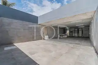 Villa-El-Madroñal-Garage-Tenerife-1
