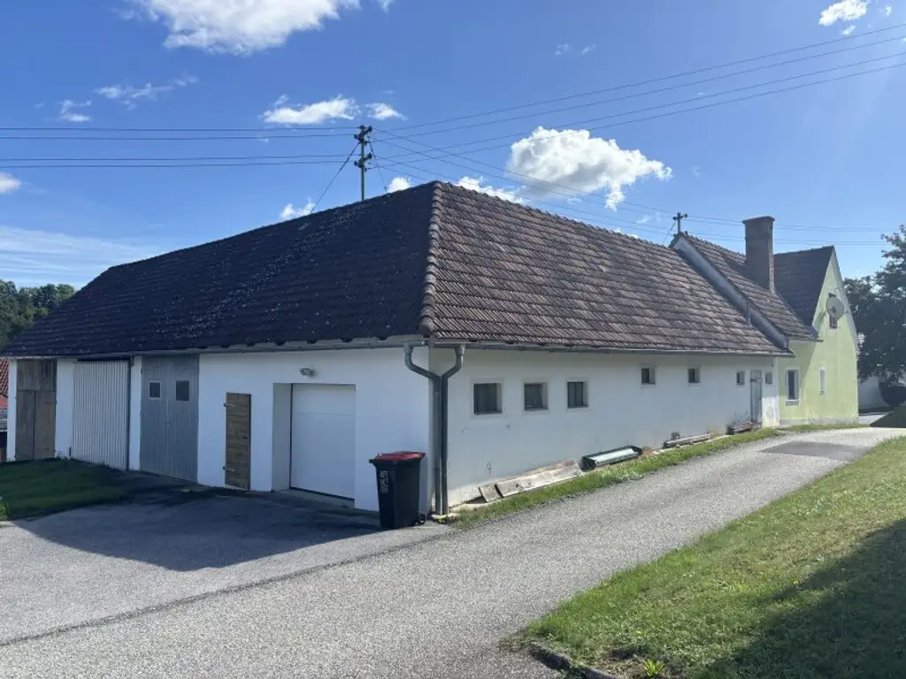 ** CHARMANTES ORIGINAL **  Olbendorf - gepflegter Vierkanthof in Ortslage mit ca. 1470 m2 Eigengrund !!