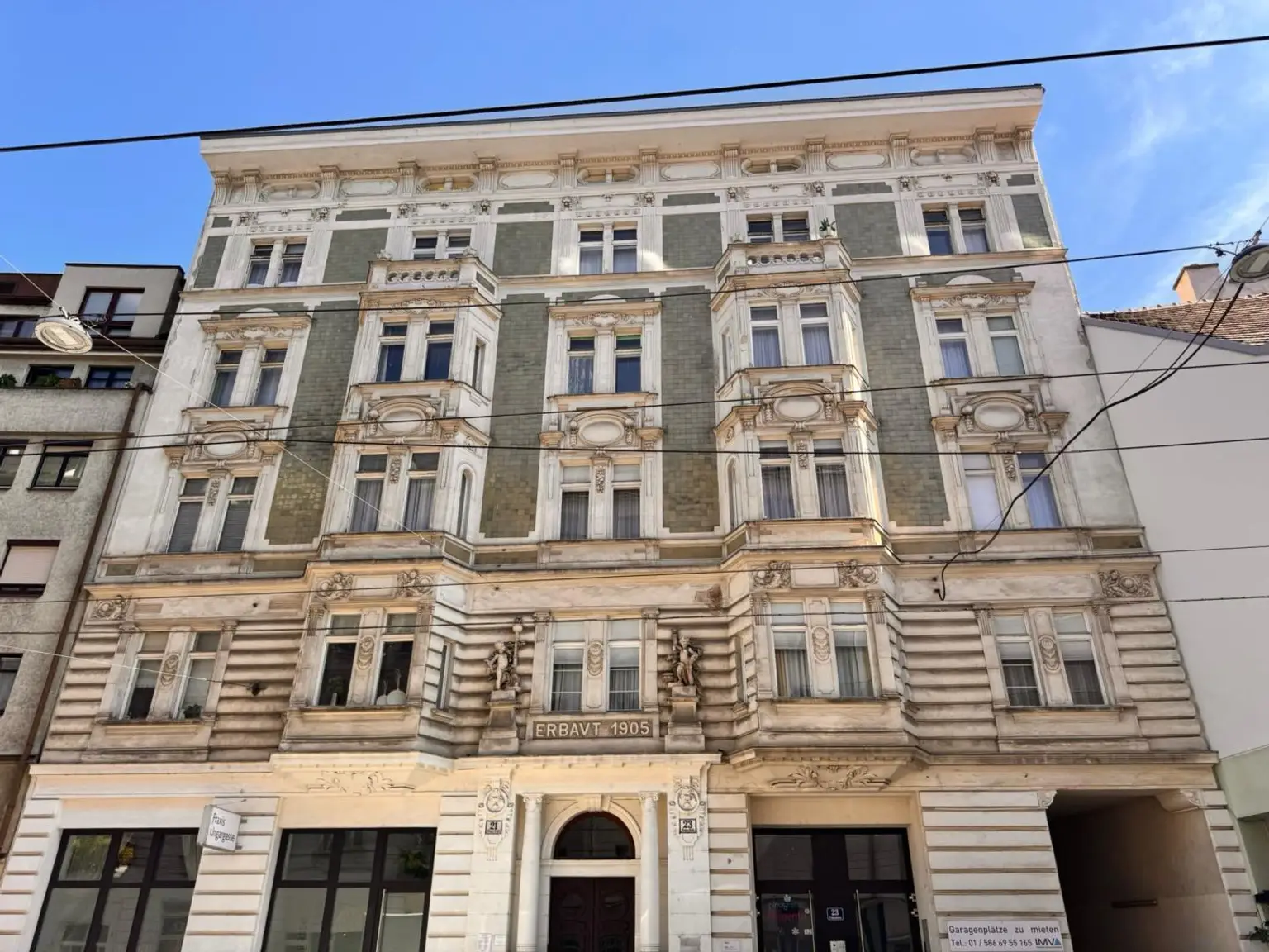 EINZIGARTIGE DACHGESCHOSSWOHNUNG MIT 2 TERRASSEN