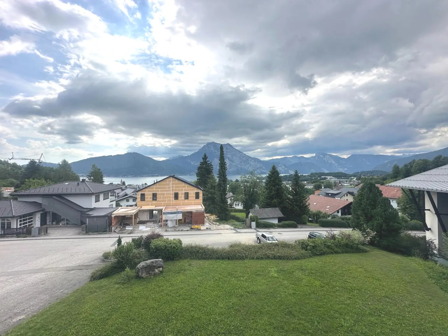 2-Zimmer Mietwohnung mit wunderbarem See-  und Traunsteinblick