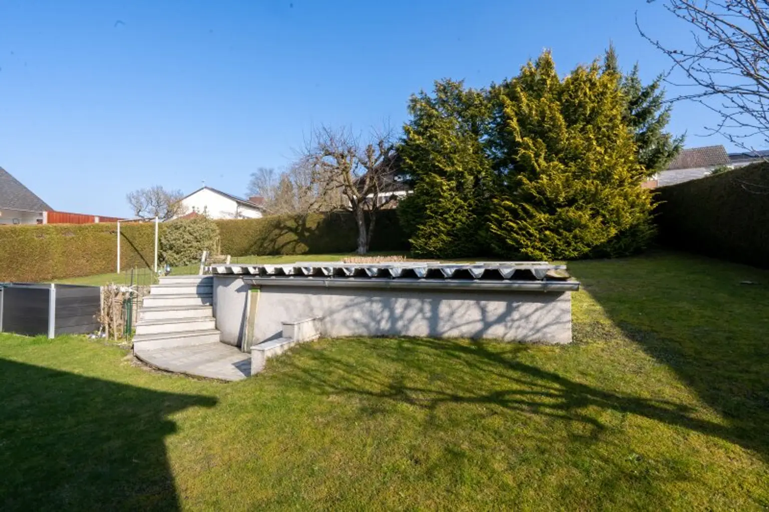 Charmantes Einfamilienhaus mit großzügigem Garten und Pool in Behamberg zu kaufen!