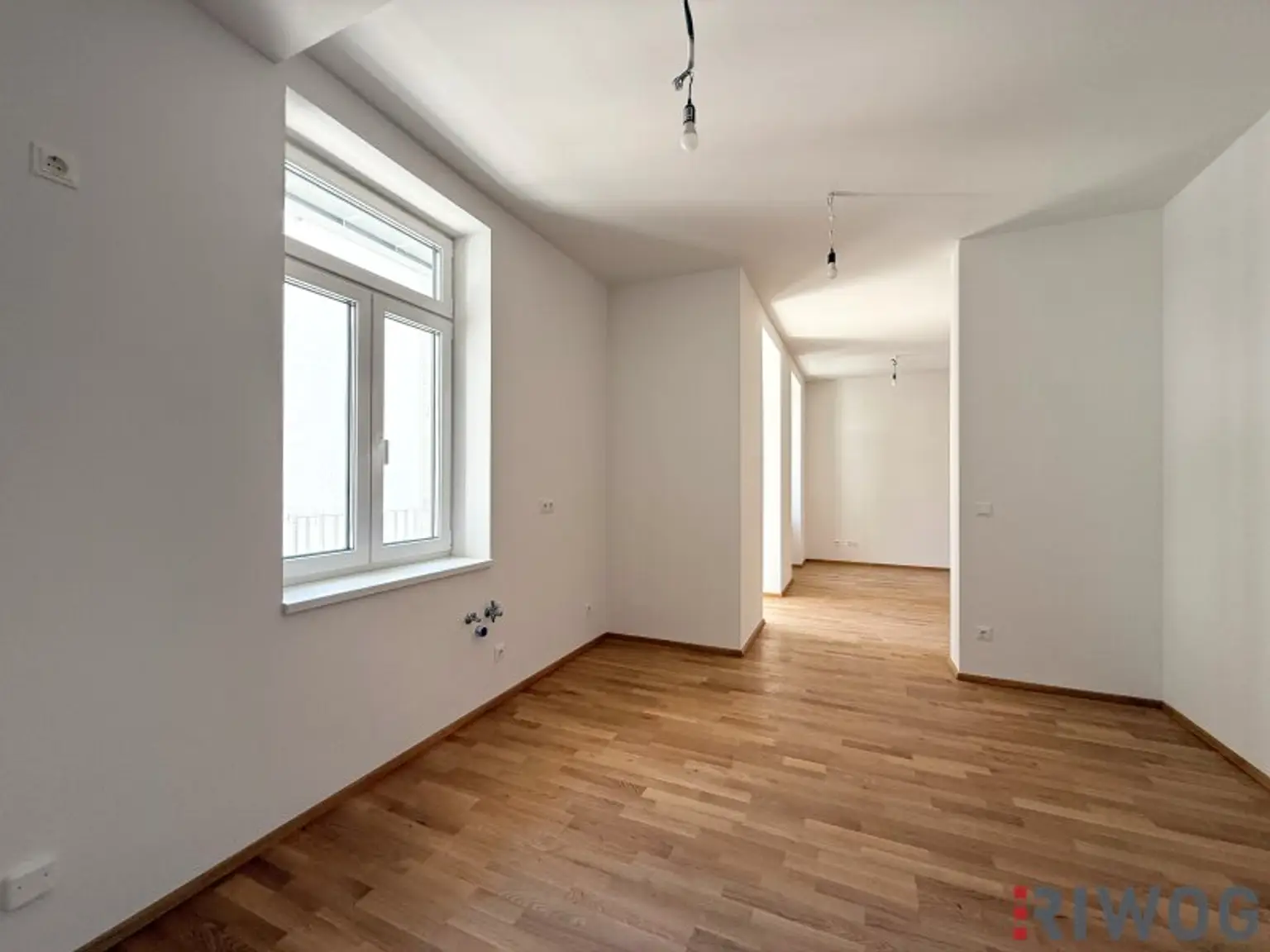 NEUER PREIS - SOMMERAKTION | 3-Zimmer Altbauwohnung mit großem innenhofseitigem Balkon im 1. Liftstock | ERSTBEZUG NACH SANIERUNG