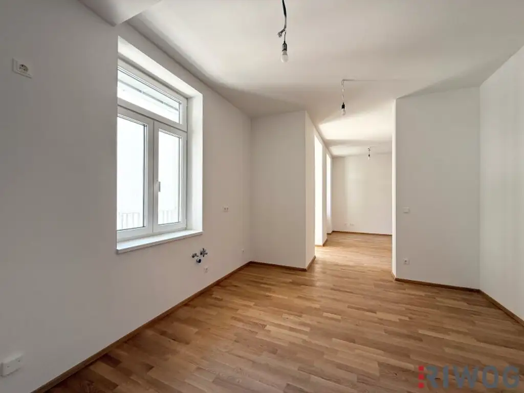NEUER PREIS - SOMMERAKTION | 3-Zimmer Altbauwohnung mit großem innenhofseitigem Balkon im 1. Liftstock | ERSTBEZUG NACH SANIERUNG
