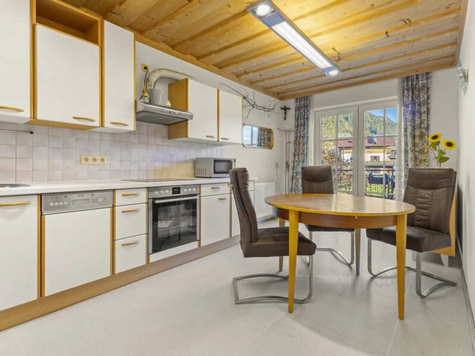 Schönes 247m² Mehrfamilienwohnhaus mit 4 Wohnungen am Weißensee mit Seeblick und Seenähe in TOPLAGE