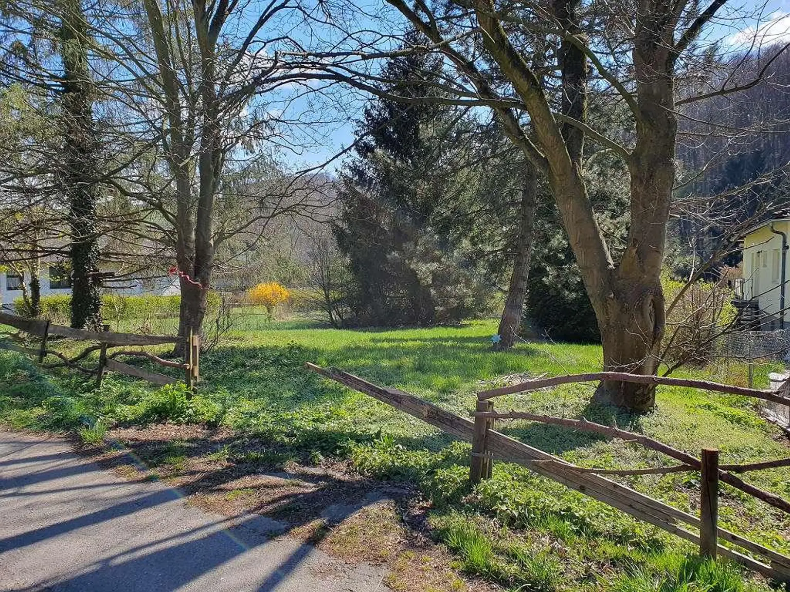 Großzügiges Baugrundstück mit ca. 1.070m2 in 3400 Klosterneuburg - Maria Gugging (Bauklasse I und II)