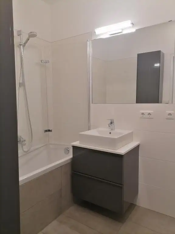 Tolle Wohnung mit Loggia und Parkplatz