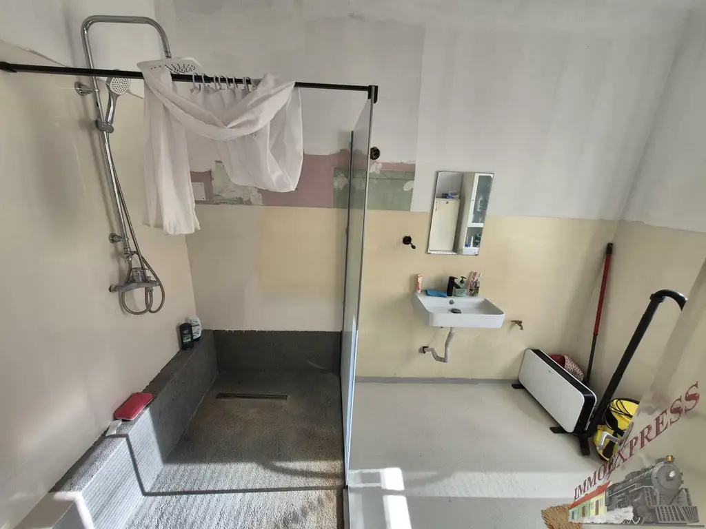 Ideal für Ihre Firma- inklusive Mitarbeiterwohnungen und vielem mehr