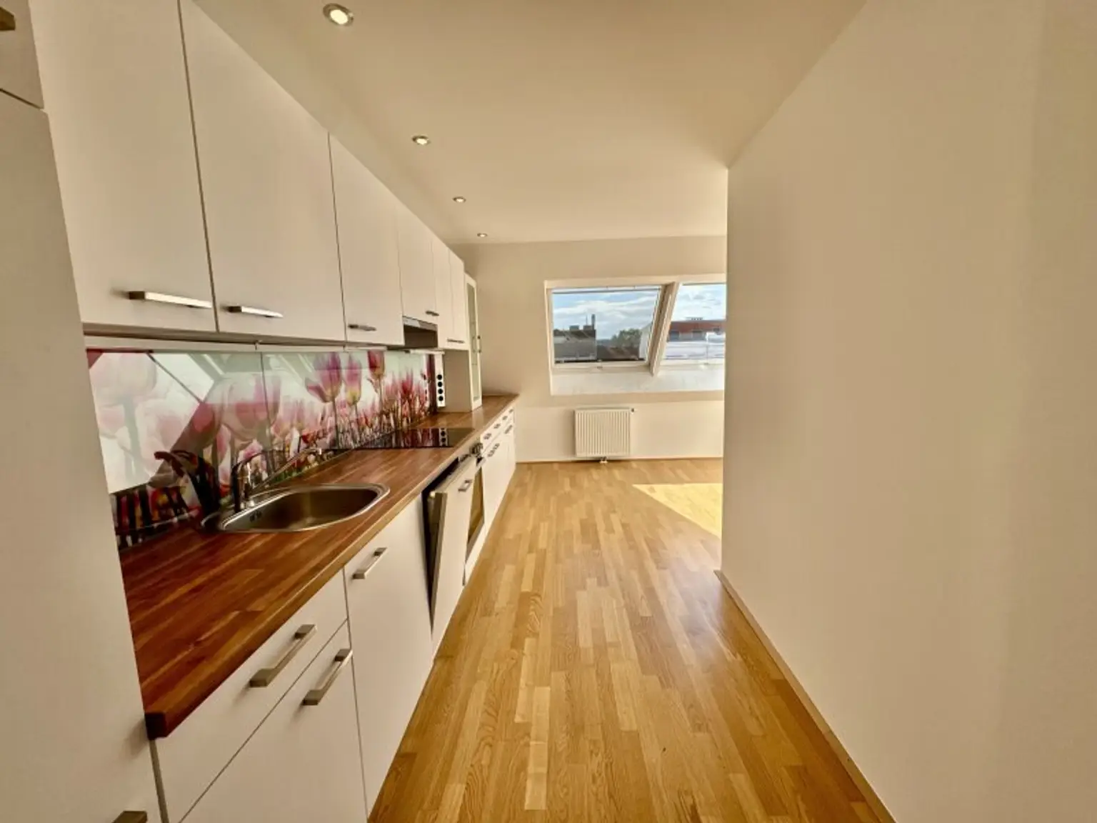 NEU! Wunderschöne Dachgeschoßwohnung mit 3 Zimmern plus großer Galerie!