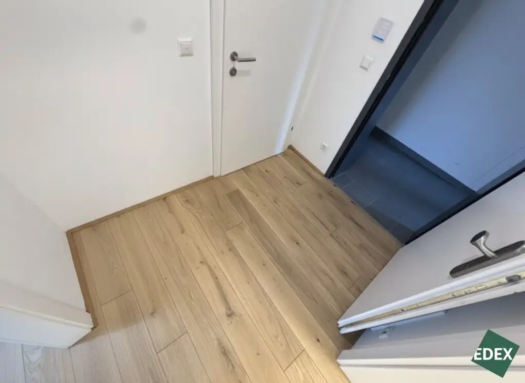 2-Zimmer-Wohnung mit Balkon direkt bei der U3 - perfekt für Singles oder Paare