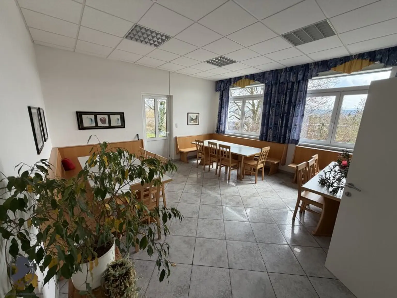 Bürogebäude nahe Haubiversum – Arbeiten mit Ötscherblick