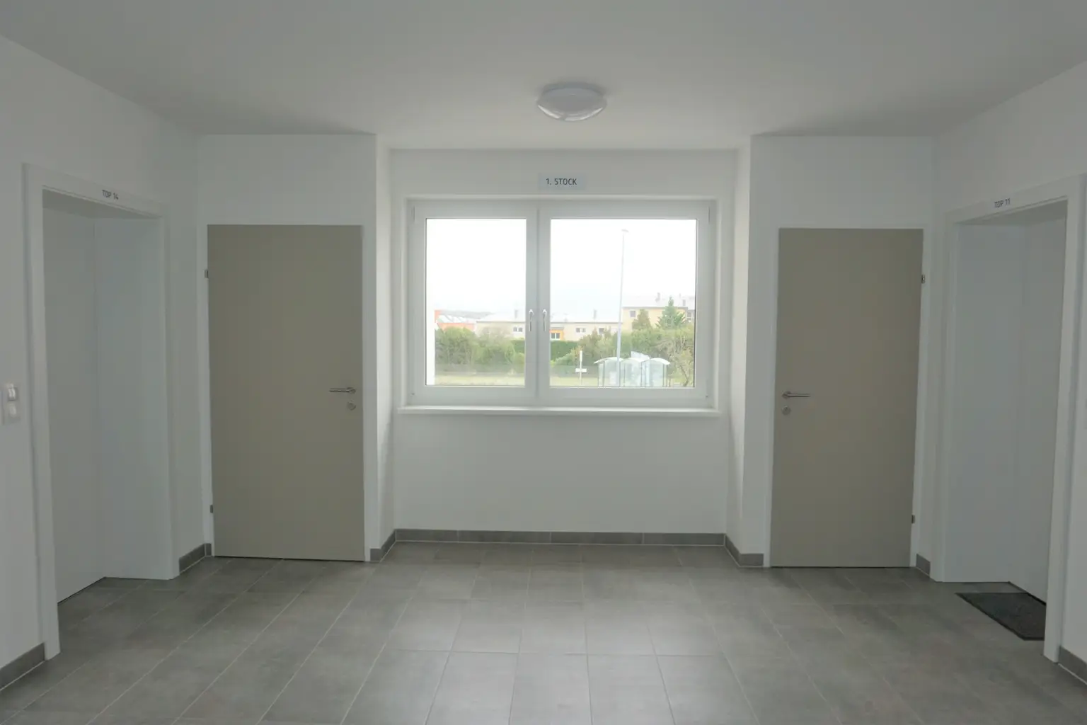 Moderne 3-Zimmer Wohnung mit Balkon und Parkplatz im