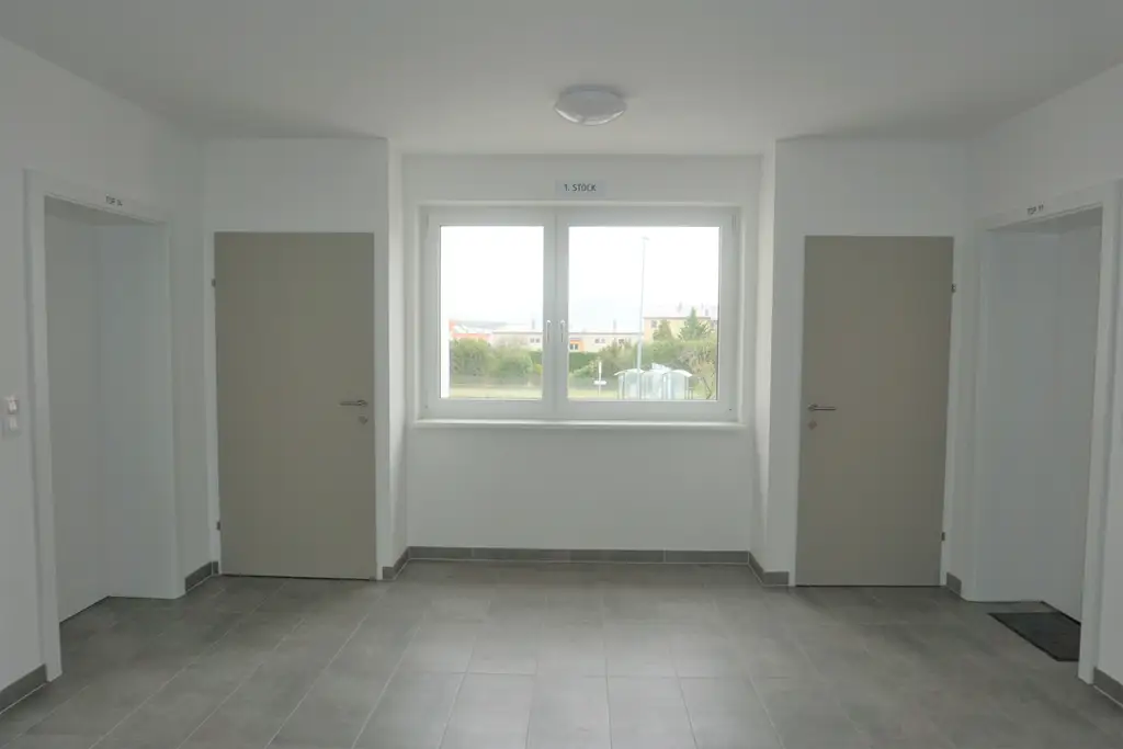 Moderne 3-Zimmer Wohnung mit Balkon und Parkplatz im