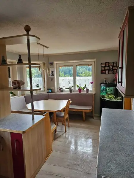 Neuwertiges  Familien Wohnhaus in Feldkirchen / St. Urban : 5 Zimmer, Garten, Balkone, tolle Ausstattung! mit  1 HA LW  Wiese für Tierhaltung