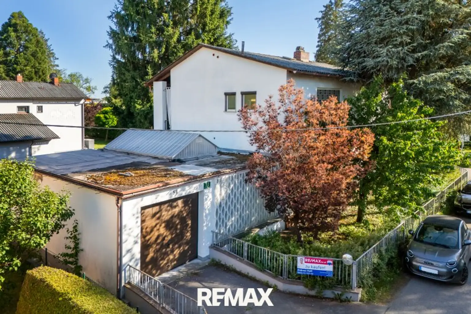 Aussenansicht mit Garage