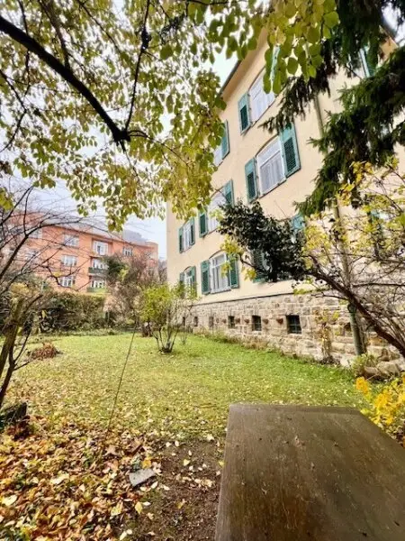 Charmante 147m2 Altbau-Maisonette in Gersthof – 4 Zimmer, Terrasse & idyllischer Allgemeingarten!