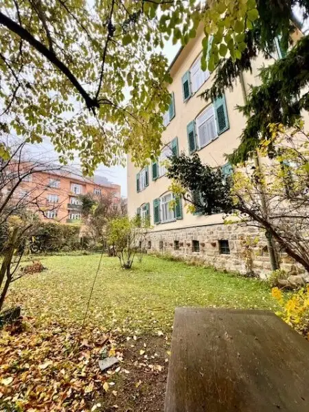 Charmante 147m2 Altbau-Maisonette in Gersthof – 4 Zimmer, Terrasse & idyllischer Allgemeingarten!