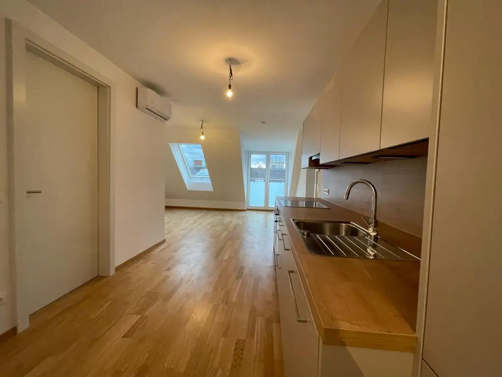 DACHGESCHOSS-Traum in Döbling: 3 Zimmer, sehr große Dachterrasse mit Ausblick, Balkon, 2 Loggien, Klimaanlage, Lift, Top-Ausstattung