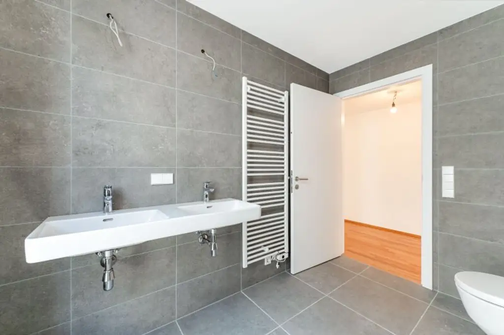 Erstbezug! Großzügige 3-Zimmer-Wohnung mit 2 Terrassen inkl. Stellplatz zu vermieten!