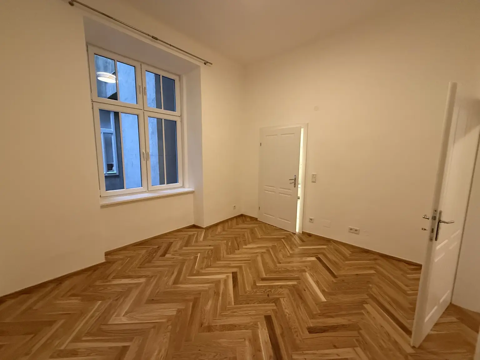 Moderne 2-Zimmer-Wohnung in 1060 Wien – vollrenoviert mit Fußbodenheizung