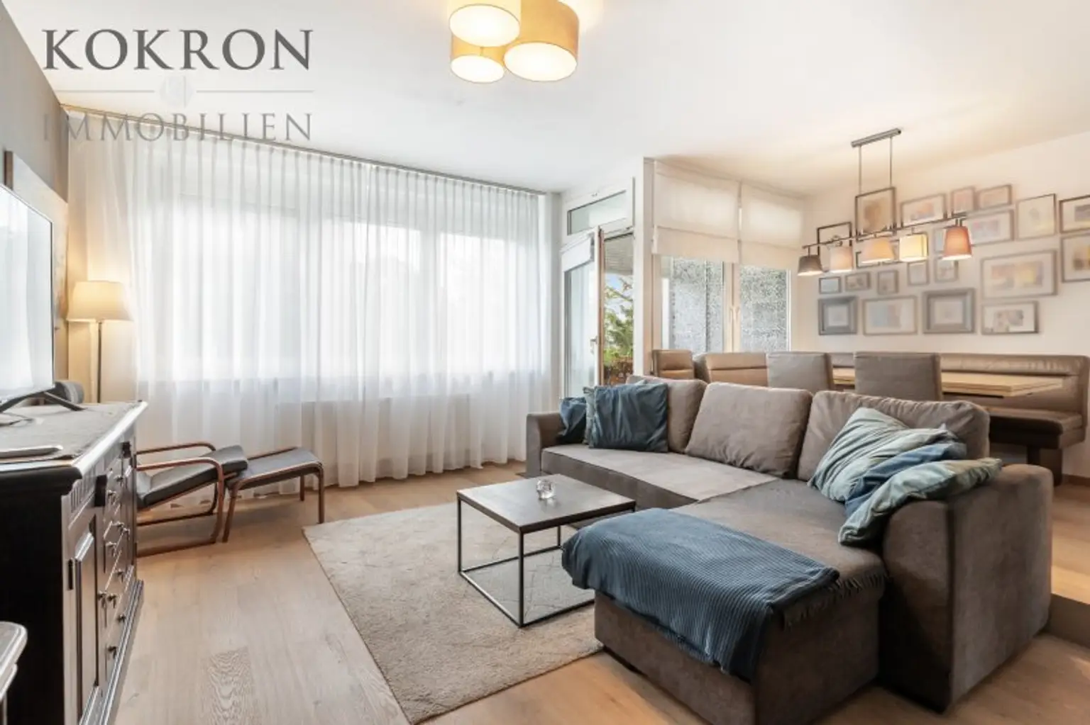 Wohnraum Richtung Süd-Loggia