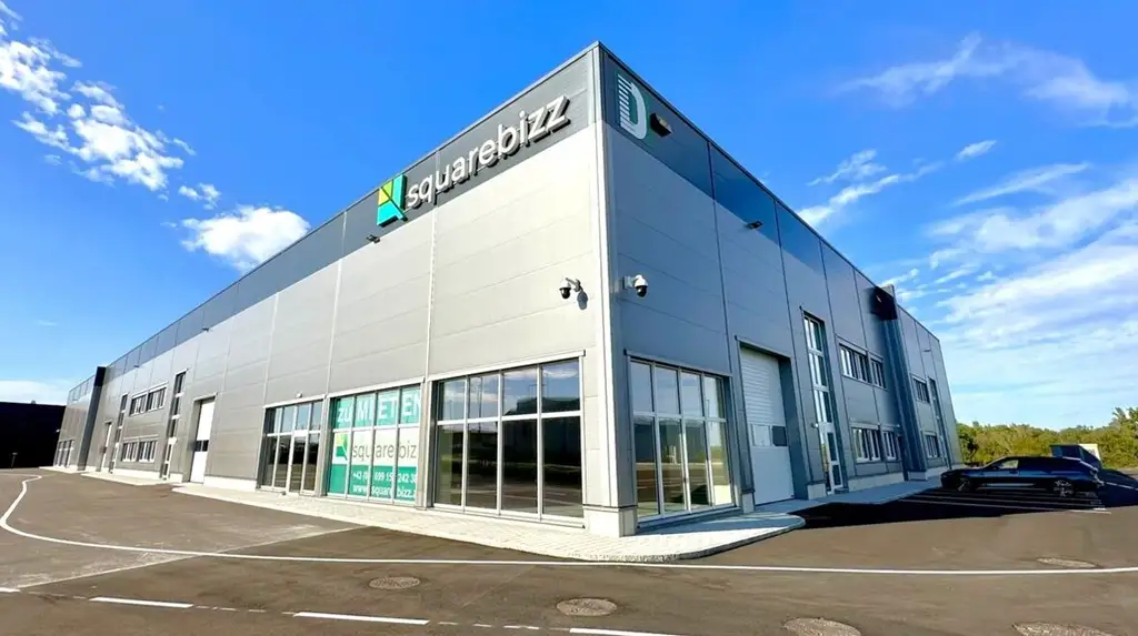 WORK. SHOP. STORE. Flexible und hochmoderne
Produktions- und Lagerflächen im
Squarebizz Wien Nord!