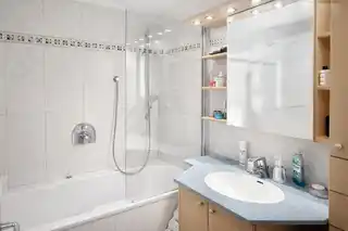 Bad mit Wanne