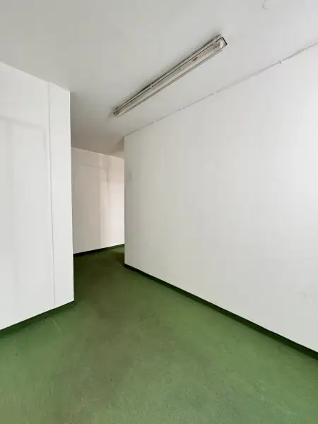 Repräsentative Büro mit Stellplatz- oder Praxisfläche in 1040 Wien