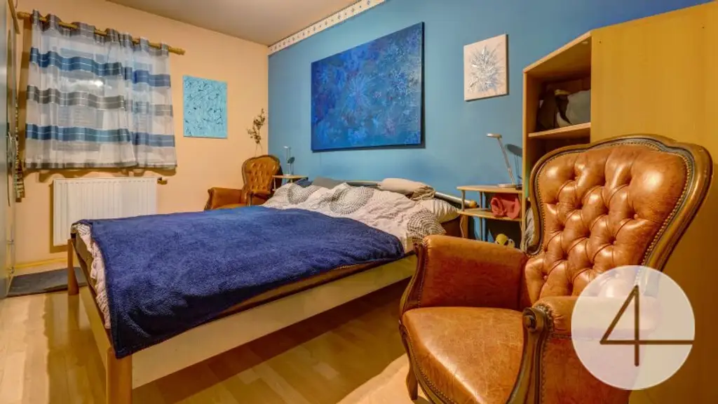 Ihr neues Zuhause: Stilvolles Einfamilienhaus mit Pool in ruhiger Lage