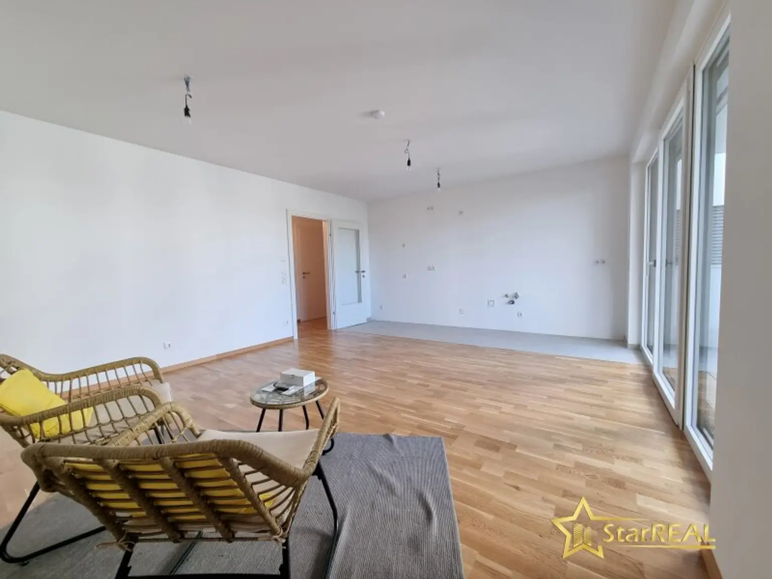 STILVOLLE 4-ZIMMER-ERSTBEZUGWOHNUNG IN ZENTRUMSNAHER LAGE VON MÖDLING - BALKON, 2 BÄDER & TIEFGARAGE OPTIONAL.