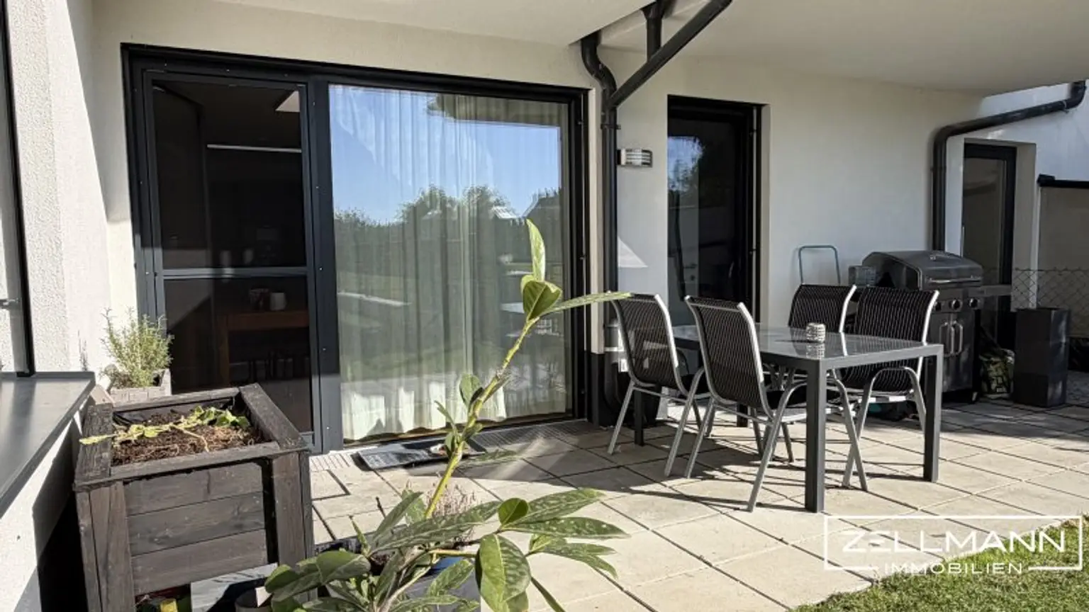 „Modernes Wohnerlebnis mit Stil – Gartenwohnung mit außergewöhnlicher Küche und luxuriösem Bad“ | ZELLMANN IMMOBILIEN