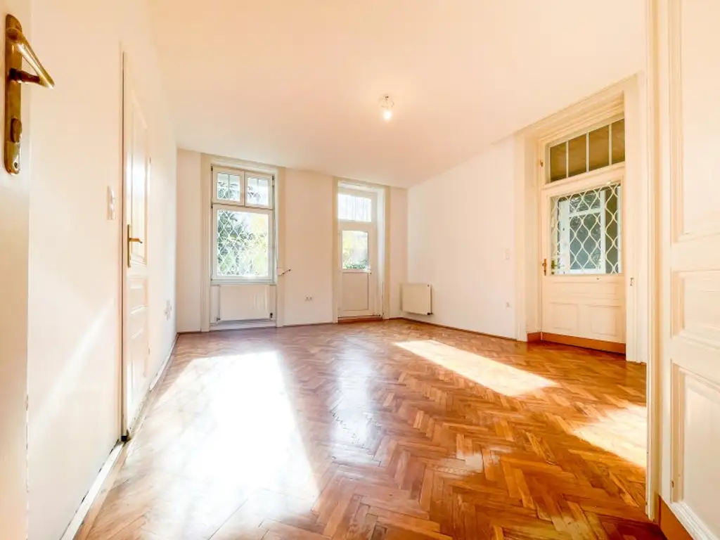 NÄHE LAINZER TIERGARTEN: Charmante 3-Zimmer-Gartenwohnung mit 218m² privater Grünfläche