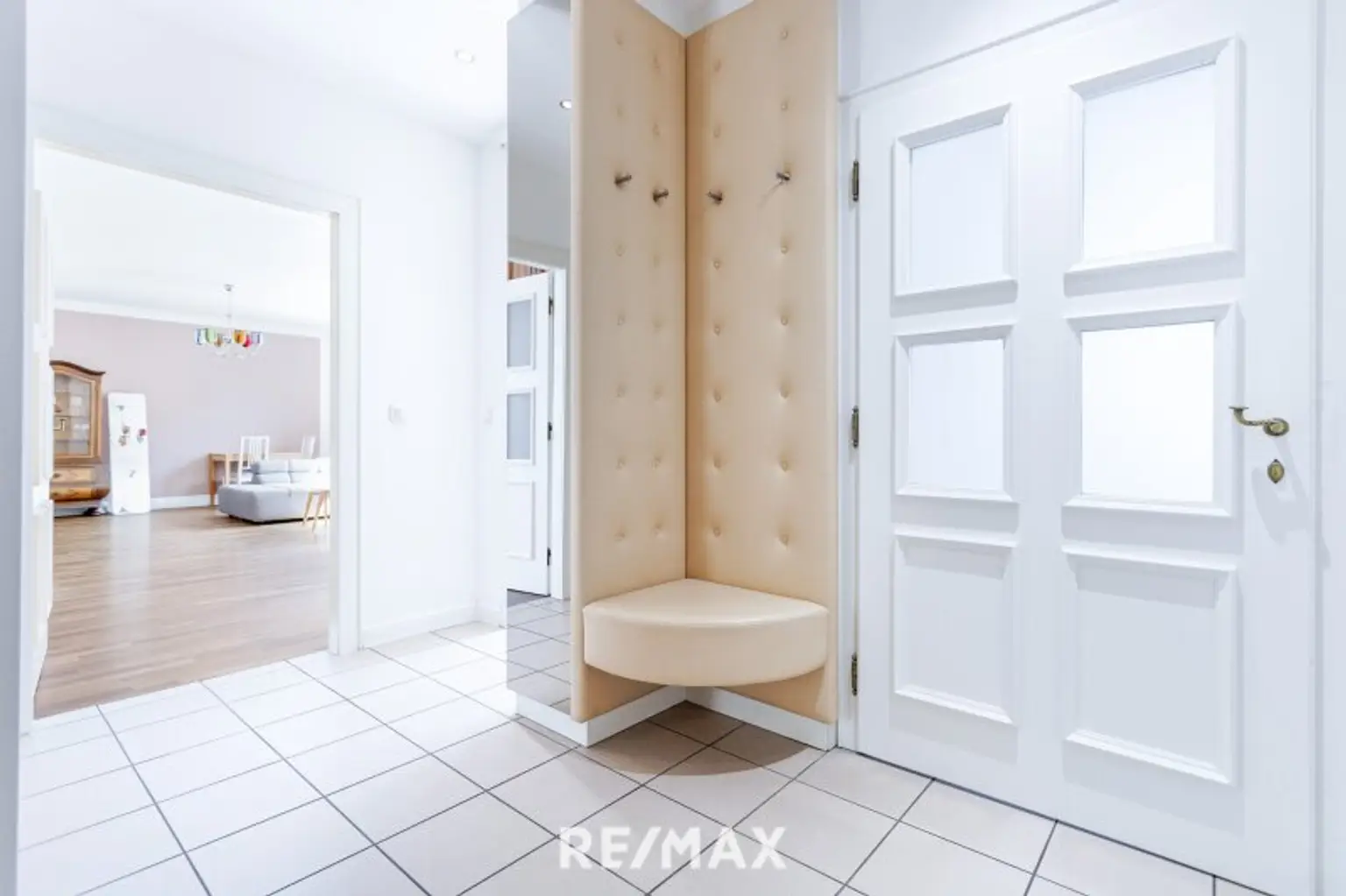 Lichtdurchflutete 2-Zimmer Wohnung im historischen Herzen Wiens