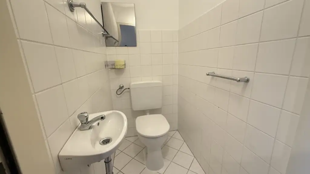 Teilmöblierte 3 Zimmer mit Klima und verglaster Loggia ***** spektakulärer Weitblick + optionaler Garagenstellplatz *****