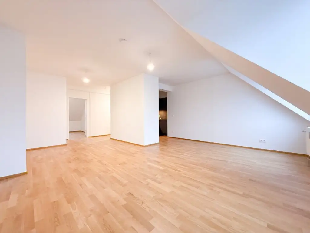 TOP ZUSTAND! 2-Zimmer Dachgeschoßwohnung in 1200 Wien mit Lift zu vermieten