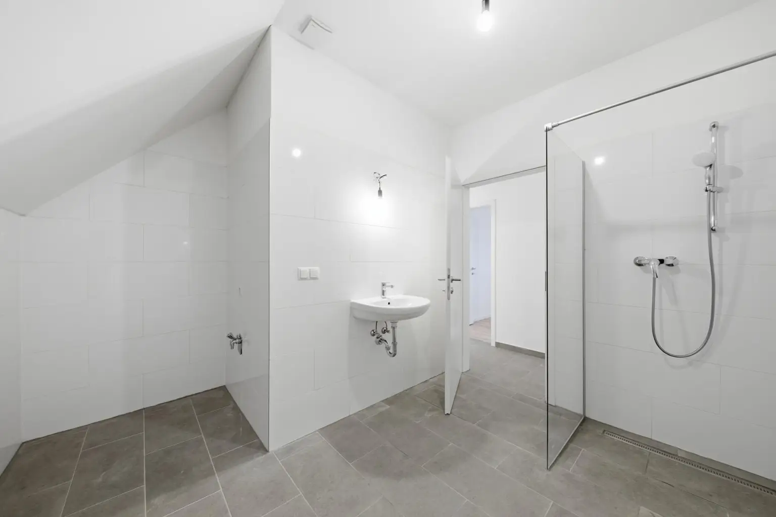 ERSTBEZUG NACH SANIERUNG - 4 Zimmer Dachgeschoss-Wohnung in Eggenburg!