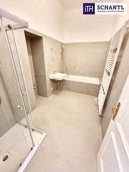 Stuck an der Decke. Gänsehaut im Herzen! 3 Zimmer und separate Küche in Bestlage in 1050 Wien! HIP und TRENDY die Gegend - Magisch schön das Altbauhaus - Ein MUST HAVE die Wohnung! TOP Infrastruktur + Beste öffentliche…