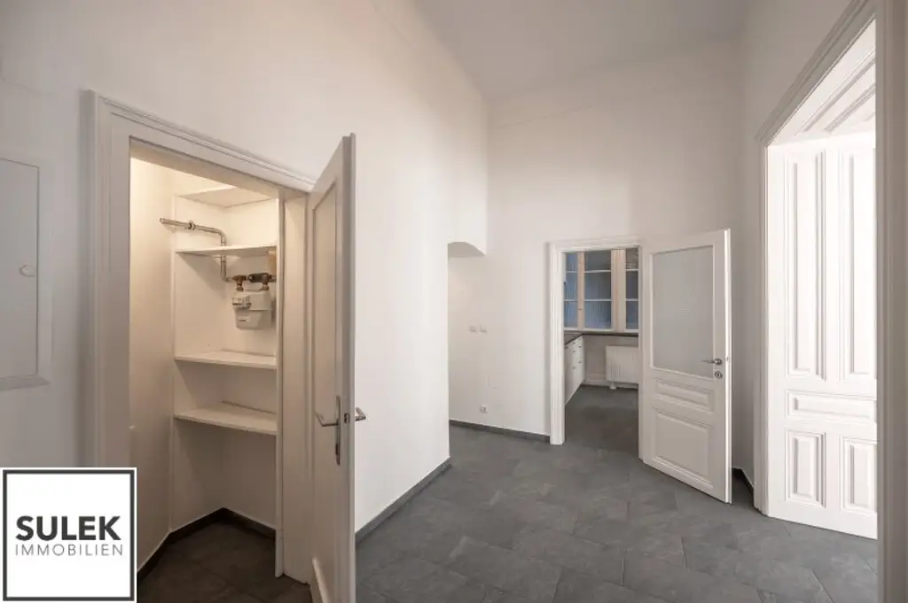 traumhafte 5-Zimmer-Altbauwohnung nahe Albertina