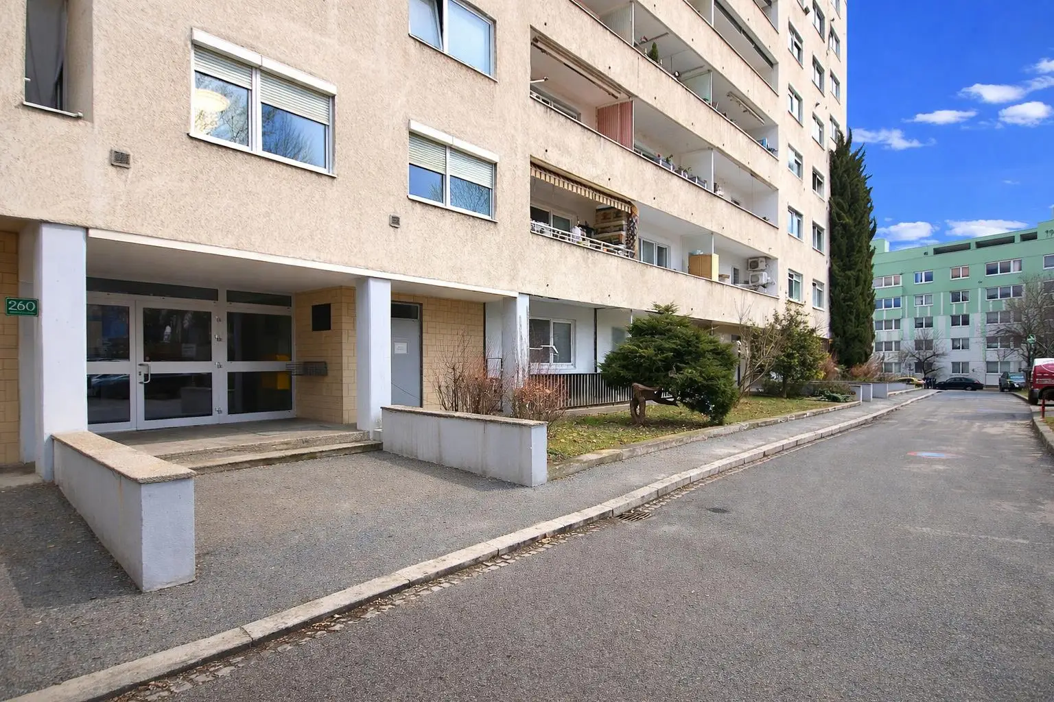 Eingang Wiener Straße