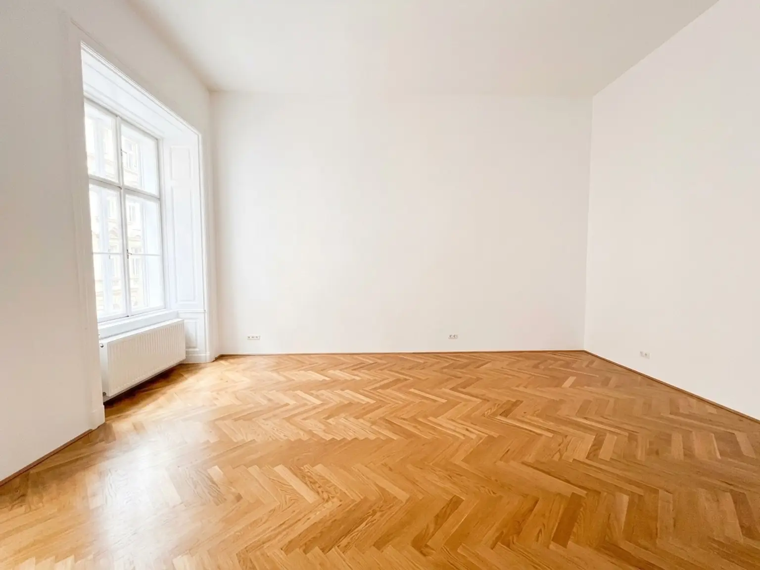 UNBEFRISTET: Charmante 2-Zimmer-Altbauwohnung im Herzen Wiens / Charming apartment in an old-style building in the heart of Vienna
