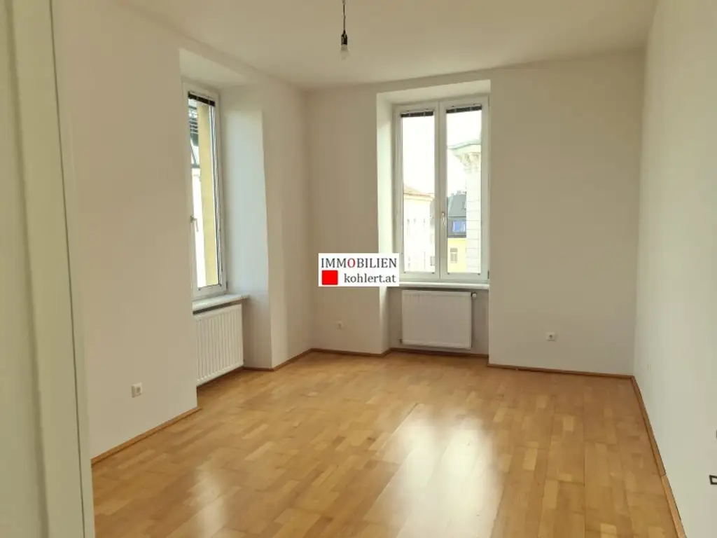 GELEGENHEIT, 3-ZIMMERWOHNUNG MIT FERNBLICK UND ZENTRALE LAGE