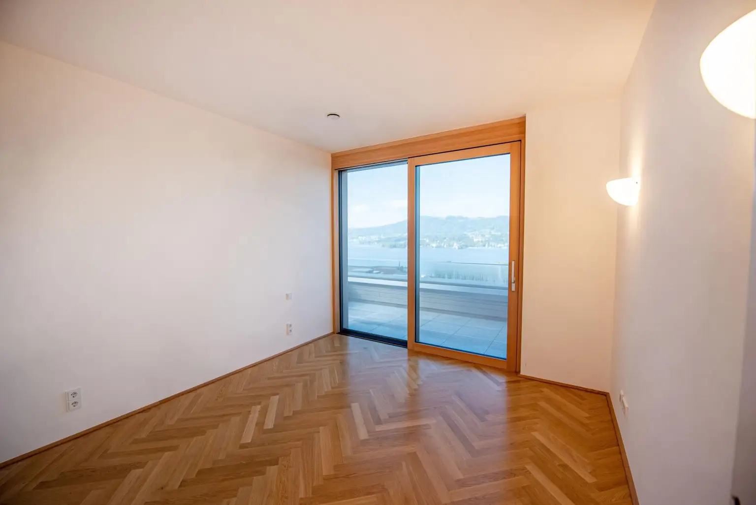 Stilvolles Penthouse mit malerischem Seeblick - ERSTBEZUG