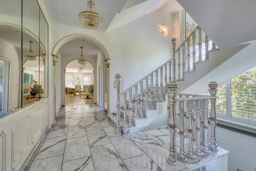 ++ EINE KLASSE FÜR SICH ++ Exklusive 9-Zimmer Villa mit Panoramablick über Wien