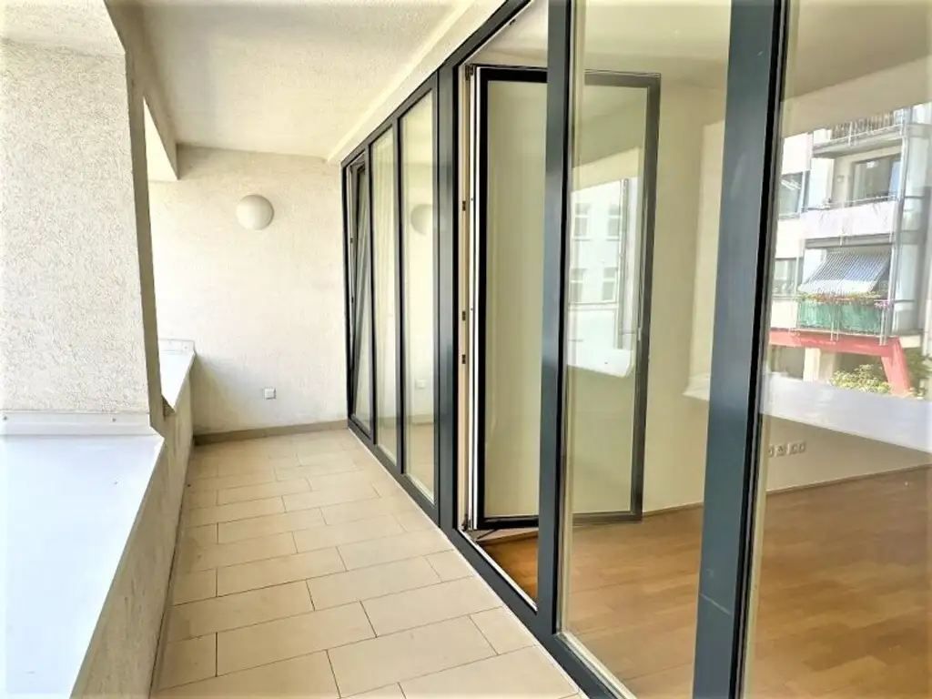 HOFRUHELAGE, HUMBOLDTGASSE, 80 m2 Neubau inkl. Loggia, 2 Zimmer, Komplettküche, Wannenbad, Parketten, U1-Nähe