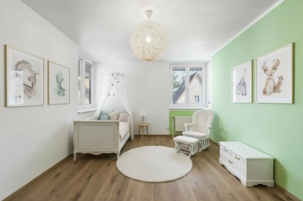 Exklusive Villa mit Nebengebäude in Gießhübl – Wohnen, Arbeiten & Wellness in Premiumlage