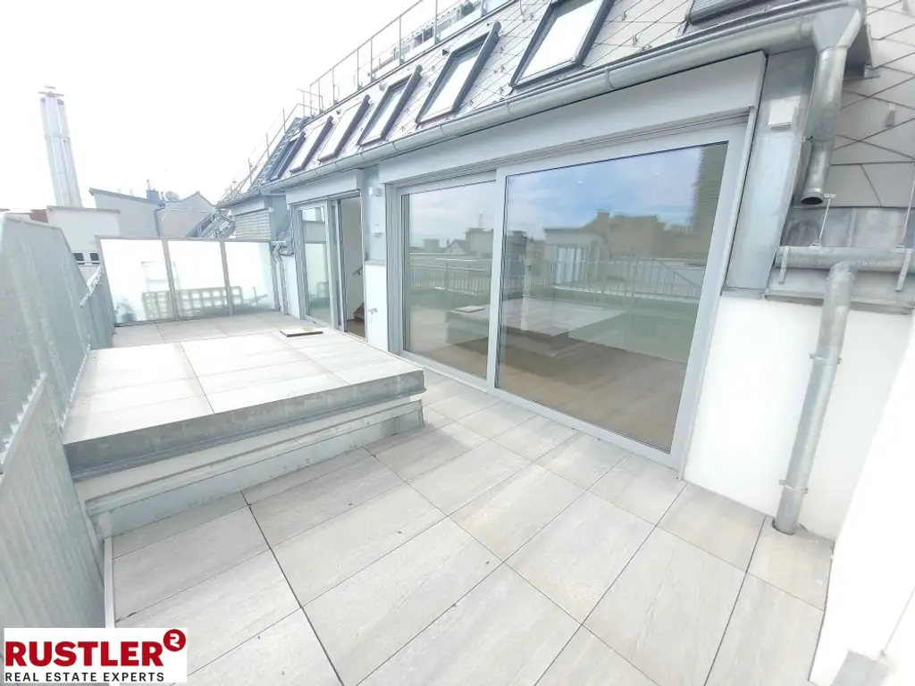 Luxuriöse Dachterrassenwohnung auf 3 Etagen direkt an der U3 - klimatisiert - mit Garage!