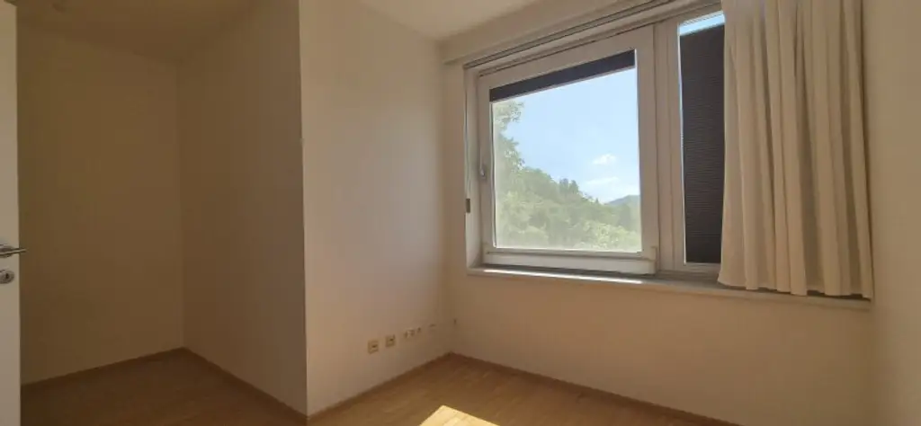 Helles Reihenhaus mit Fernblick und 2 Stellplätzen