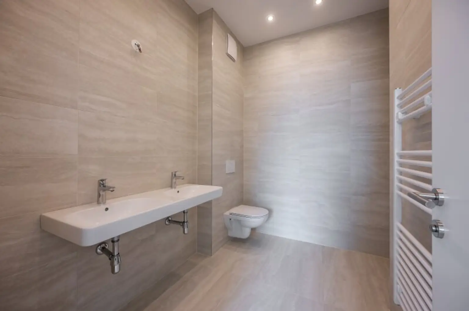 ++FonteFlats++ Fantastischer 4-Zimmer Dachgeschoss-ERSTBEZUG mit großartiger Dachterrasse