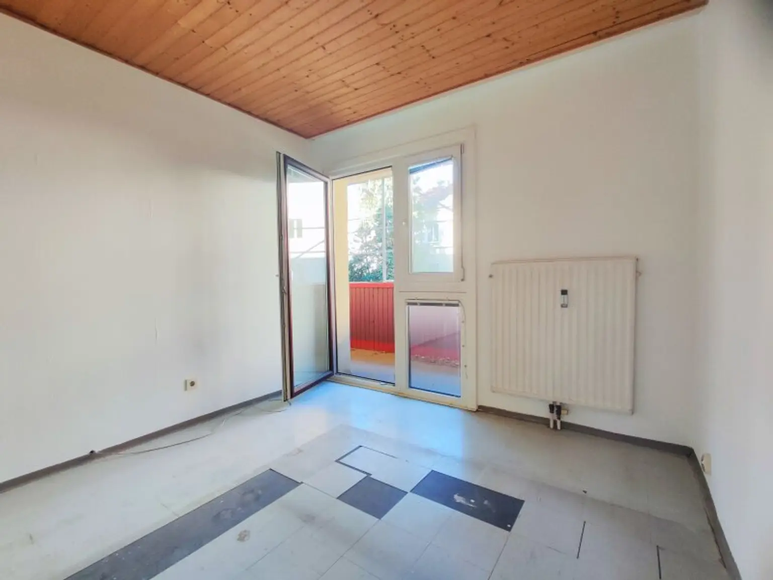 NÄHE REICHE LIESING - Sanierungsbedürftige 3-Zimmer Wohnung mit Loggia