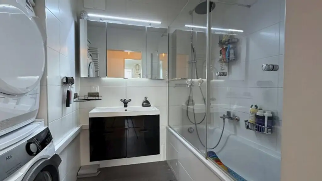 +NEU+ Ihr liebevoller und hochwertiger Rückzugsort im Grünen – Sonnige 3-Zimmer-Wohnung mit Balkon & bester Anbindung